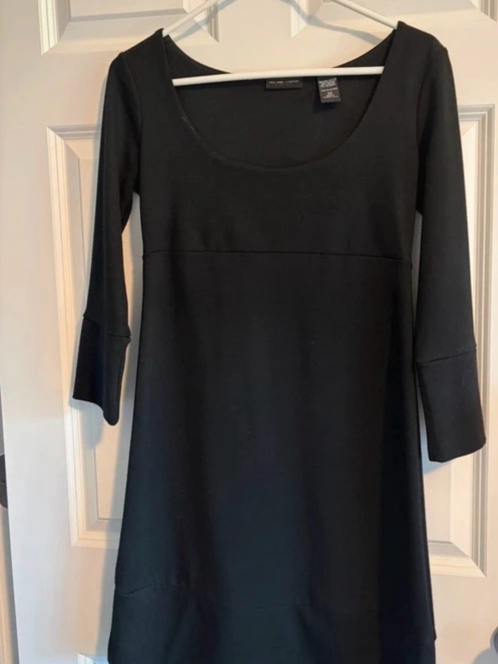 New York & Company Black Long-Sleeve Scoop neck
